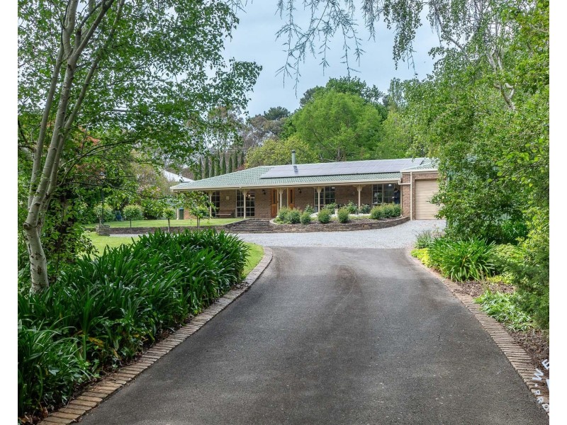 24 Bernhardt Crescent, Hahndorf SA 5245