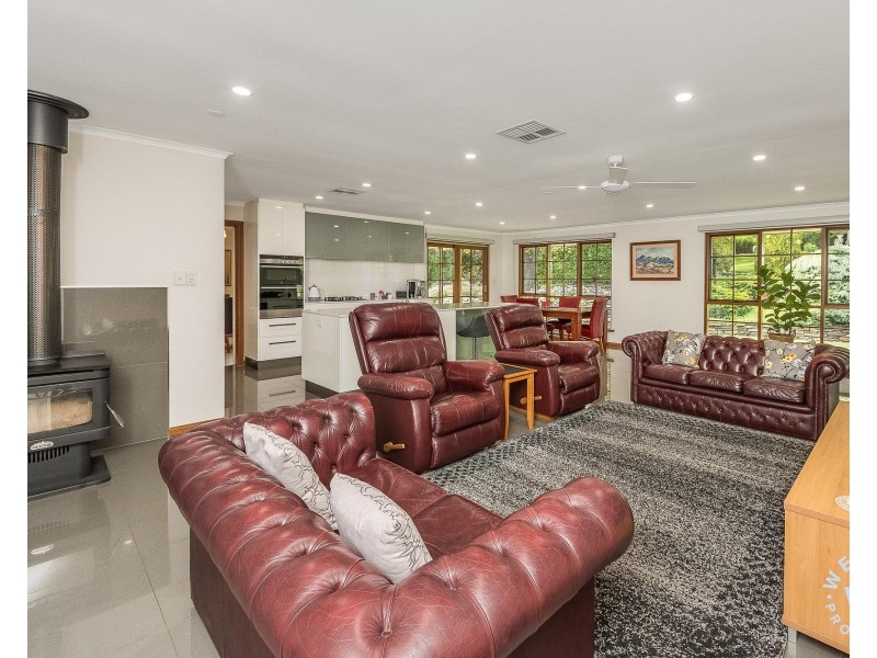 24 Bernhardt Crescent, Hahndorf SA 5245