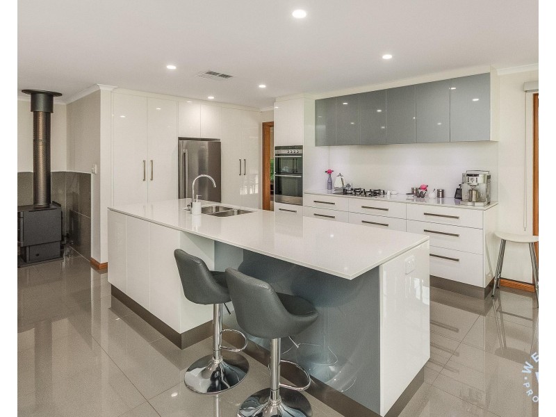 24 Bernhardt Crescent, Hahndorf SA 5245
