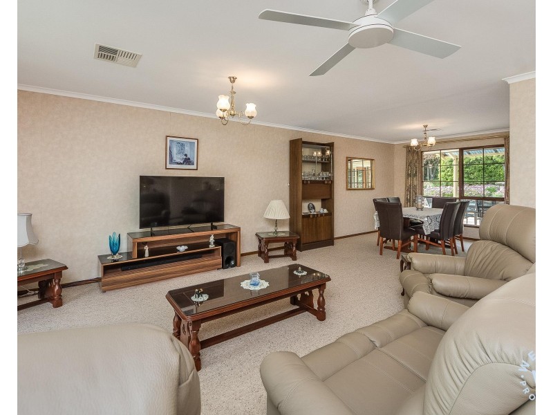 24 Bernhardt Crescent, Hahndorf SA 5245