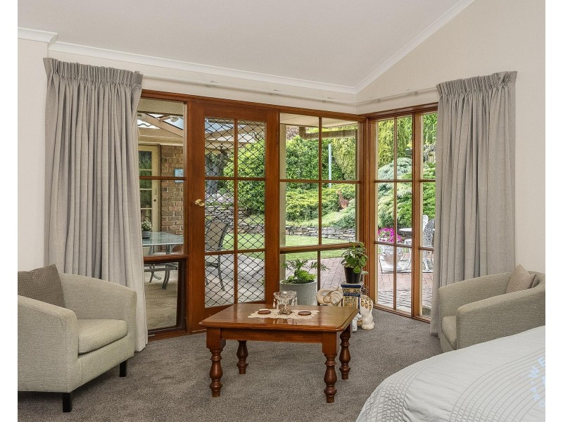 24 Bernhardt Crescent, Hahndorf SA 5245