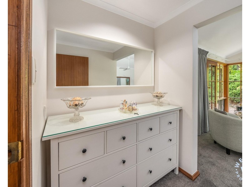 24 Bernhardt Crescent, Hahndorf SA 5245