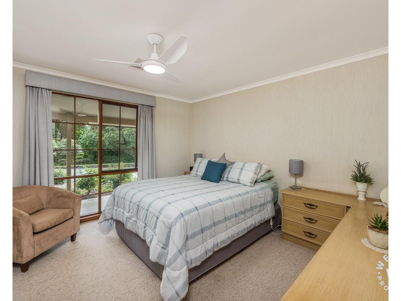24 Bernhardt Crescent, Hahndorf SA 5245