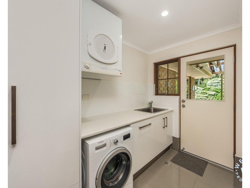 24 Bernhardt Crescent, Hahndorf SA 5245