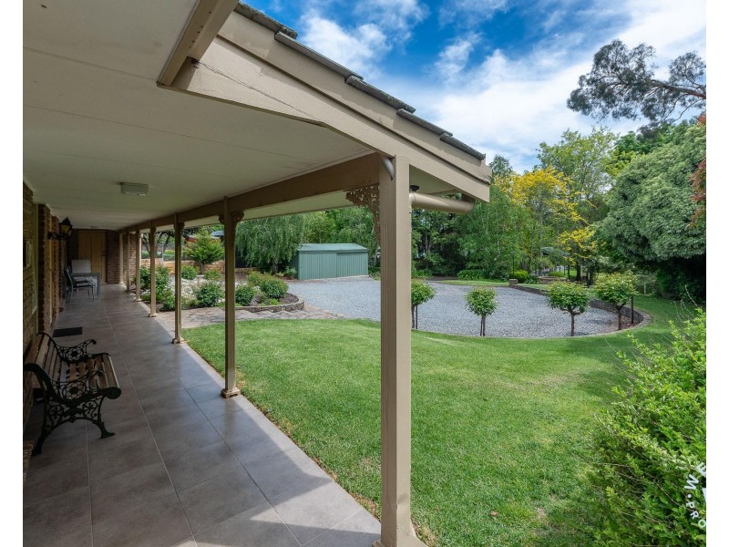 24 Bernhardt Crescent, Hahndorf SA 5245