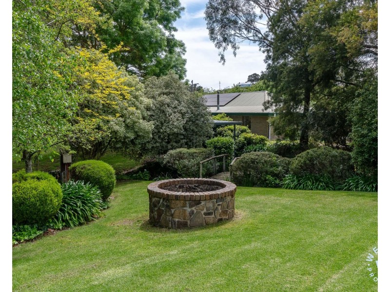 24 Bernhardt Crescent, Hahndorf SA 5245