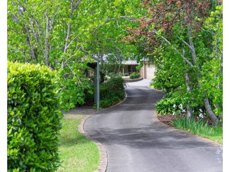 24 Bernhardt Crescent, Hahndorf SA 5245