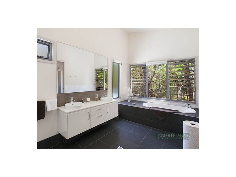 2/90 Beach Road Holiday Homes, Noosa North Shore QLD 4565