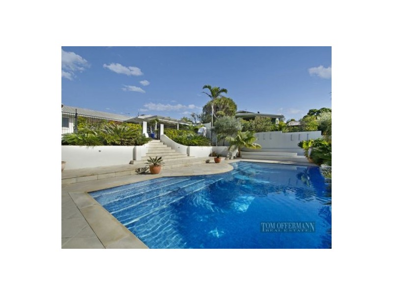 18 Southern Cross Parade, Sunrise Beach QLD 4567