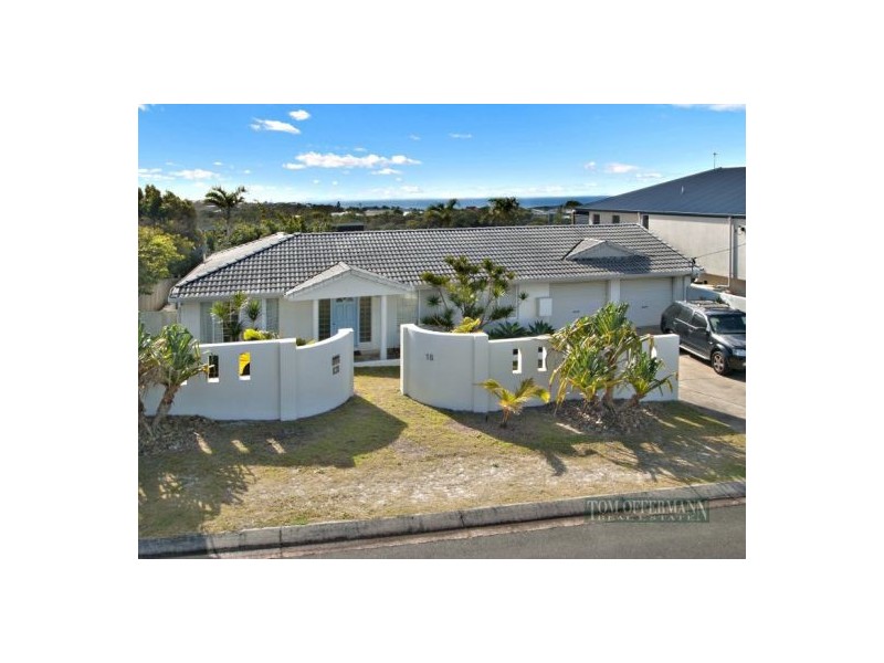 18 Southern Cross Parade, Sunrise Beach QLD 4567