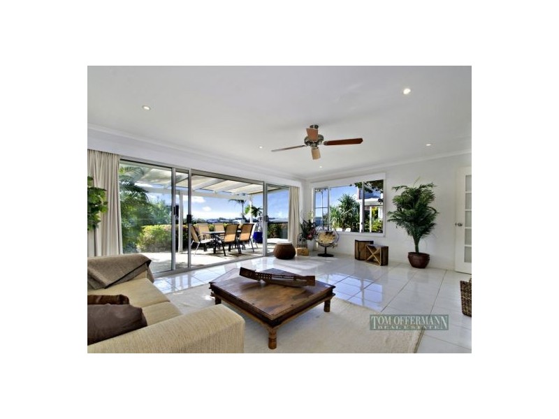 18 Southern Cross Parade, Sunrise Beach QLD 4567