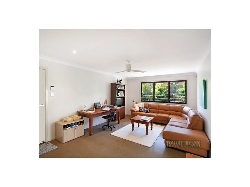 1 Daybreak Court, Castaways Beach QLD 4567