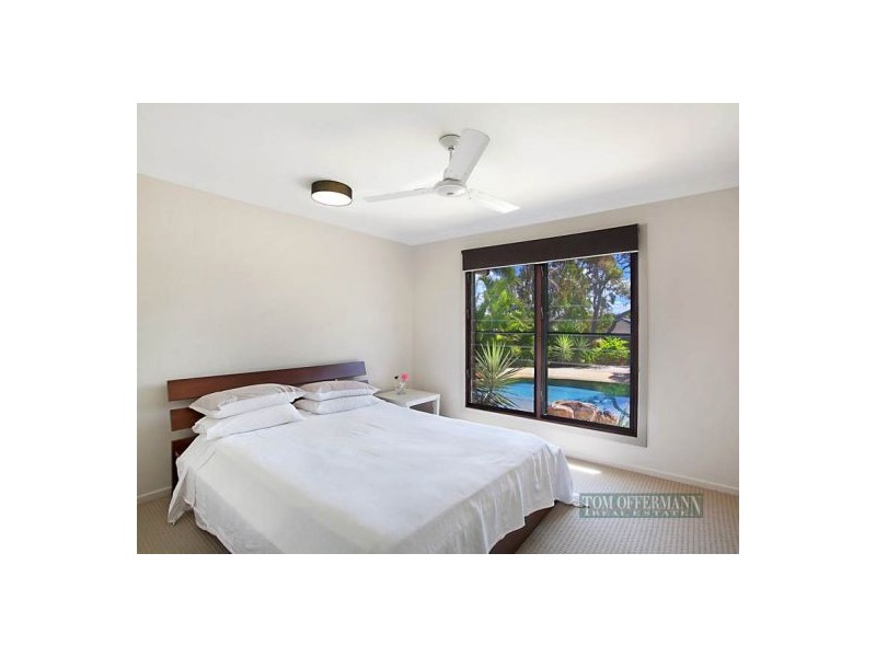 1 Daybreak Court, Castaways Beach QLD 4567