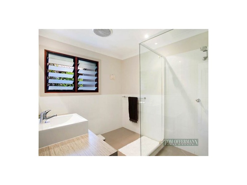 1 Daybreak Court, Castaways Beach QLD 4567