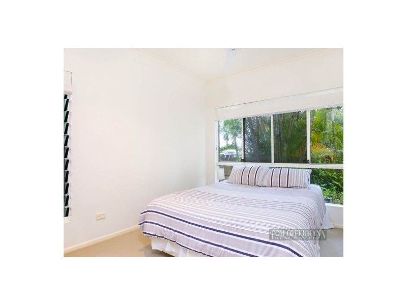 7 Daybreak Court, Castaways Beach QLD 4567
