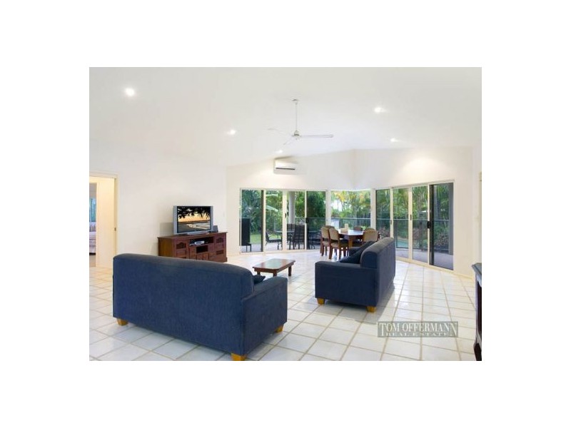7 Daybreak Court, Castaways Beach QLD 4567