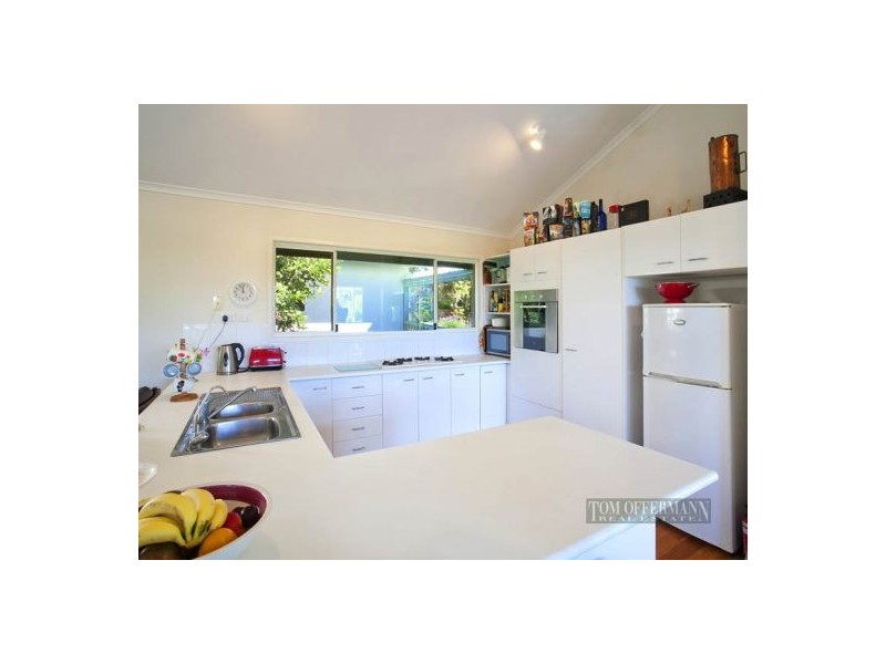 3 Crusoe Court, Castaways Beach QLD 4567