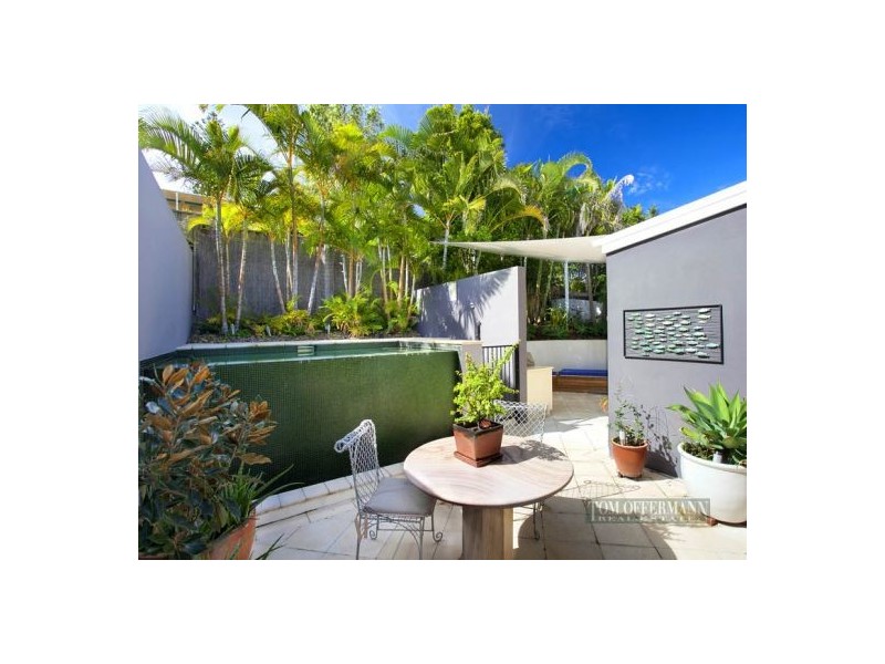 1/8 Nebula St, Sunshine Beach QLD 4567