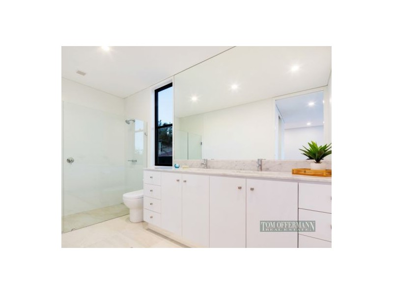 4 Coral Sea Court, Sunshine Beach QLD 4567