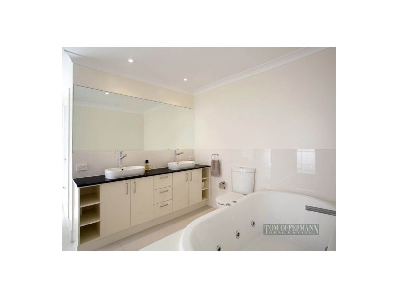 559/61 Noosa Springs Drive, Noosa Springs QLD 4567