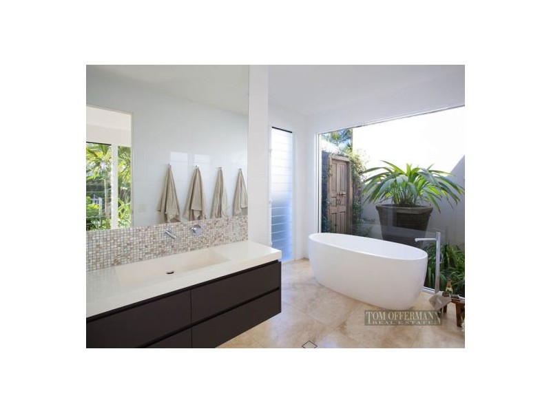 19 Topsails Place, Noosa Waters QLD 4566