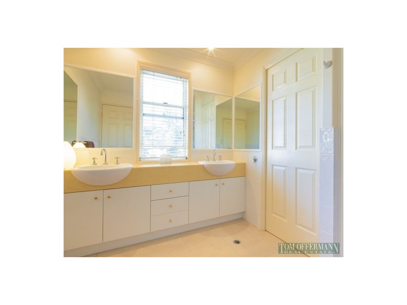 4 Admiral Place, Noosaville QLD 4566