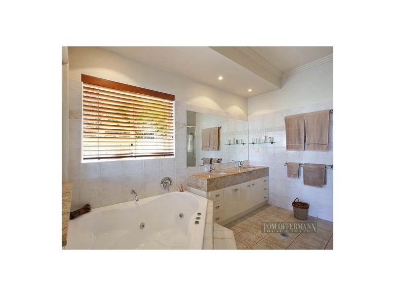 6 Masthead Quay, Noosa Waters QLD 4566