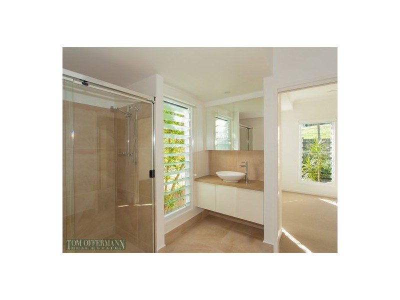 5 Bowsprit Place, Sunrise Beach QLD 4567