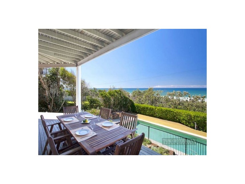 12 Tropicana Rise, Castaways Beach QLD 4567