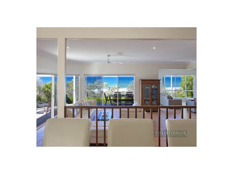 12 Tropicana Rise, Castaways Beach QLD 4567