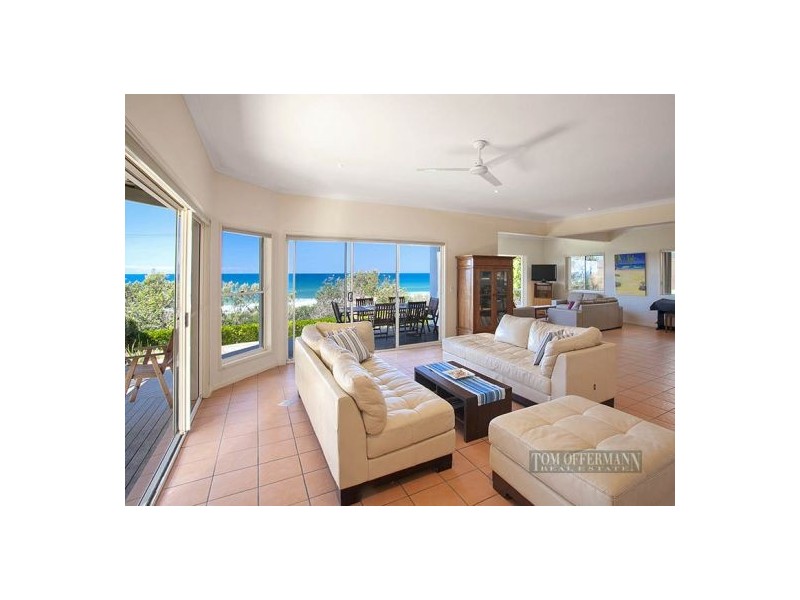 12 Tropicana Rise, Castaways Beach QLD 4567