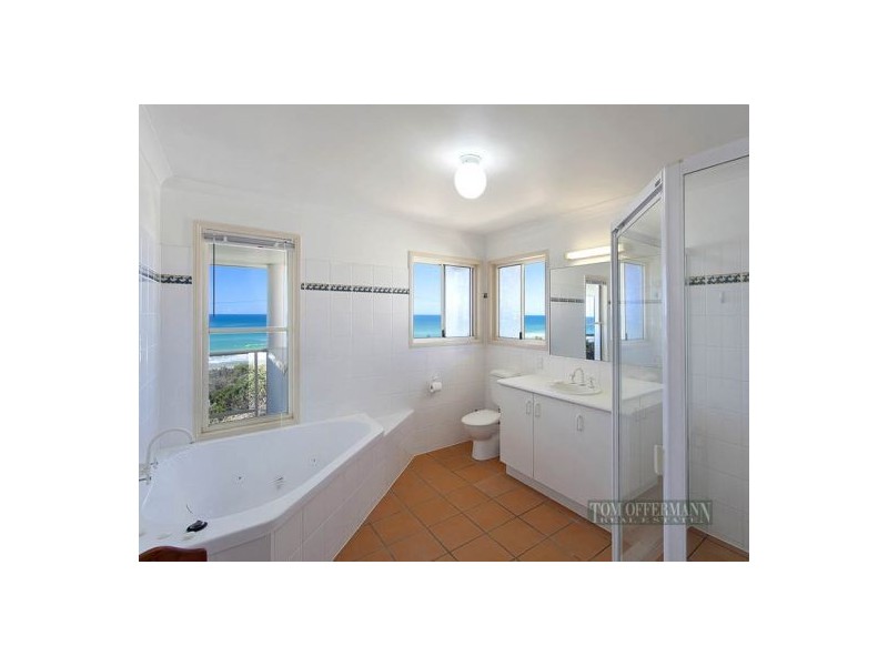 12 Tropicana Rise, Castaways Beach QLD 4567