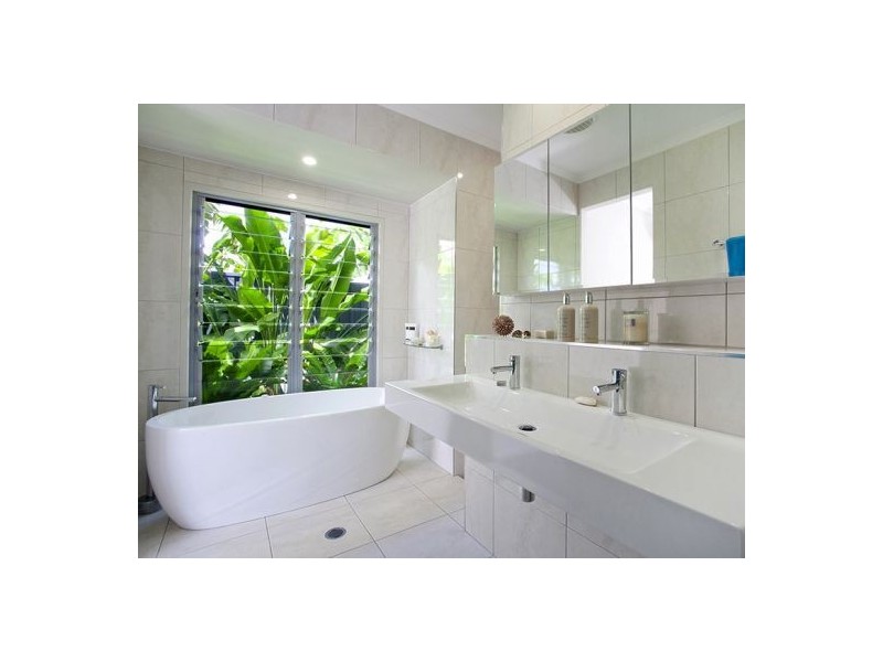13 Treasure Cove, Noosaville QLD 4566
