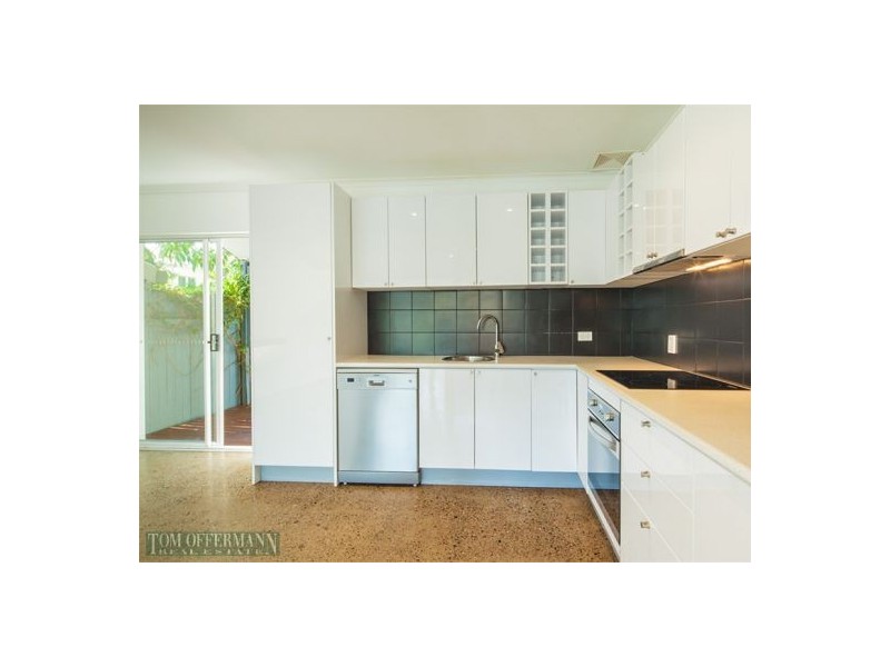 2/14 Ray St, Sunshine Beach QLD 4567