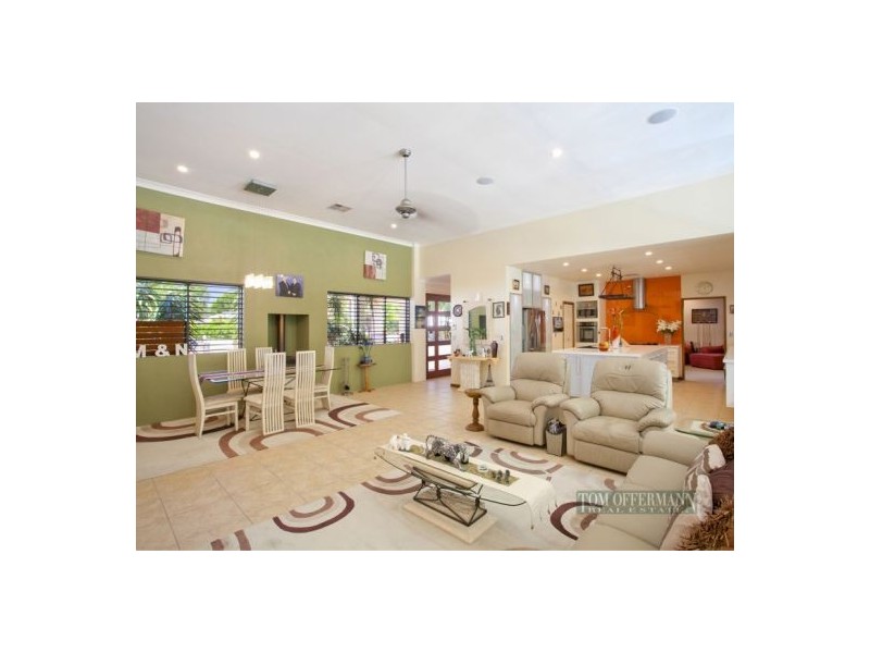 8 Habitat Pl, Noosa Heads QLD 4567