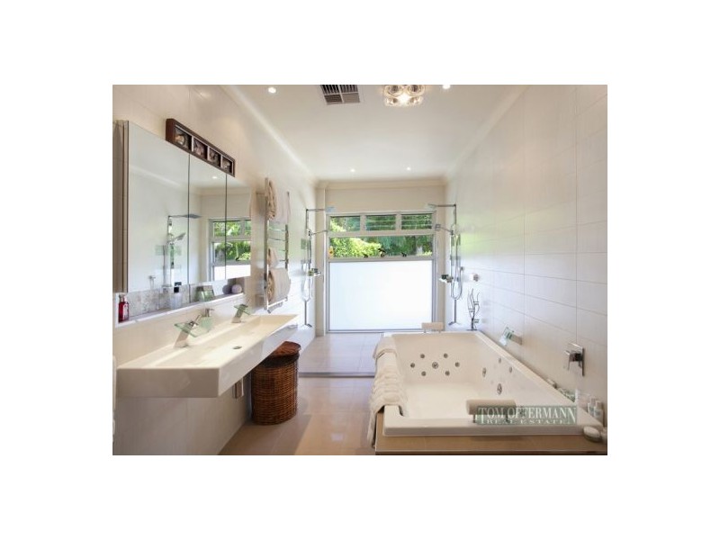 8 Habitat Pl, Noosa Heads QLD 4567