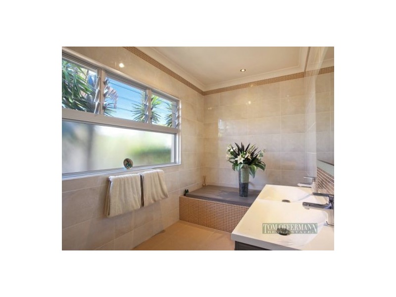 8 Habitat Pl, Noosa Heads QLD 4567