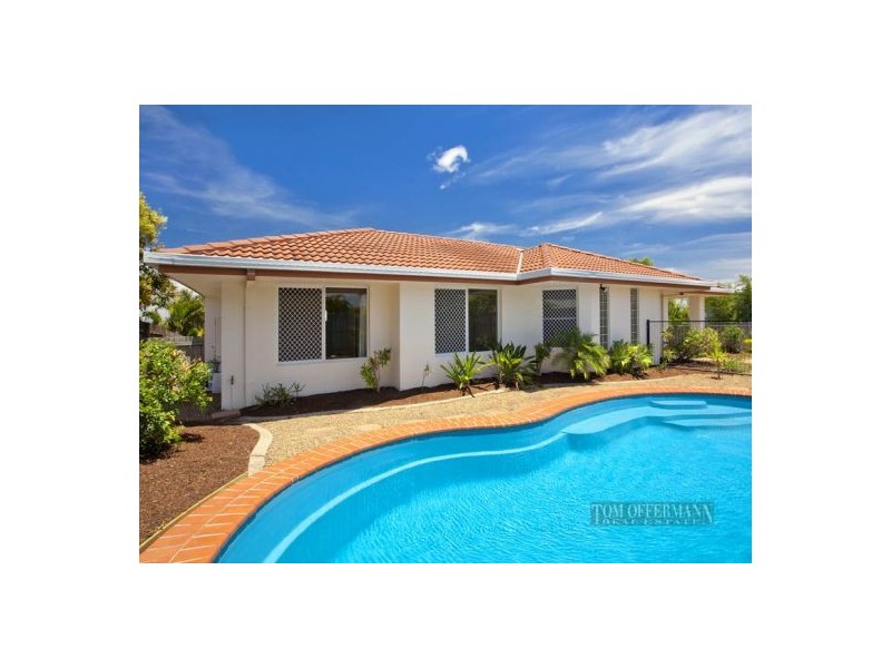 31 Southern Cross Pde, Sunrise Beach QLD 4567