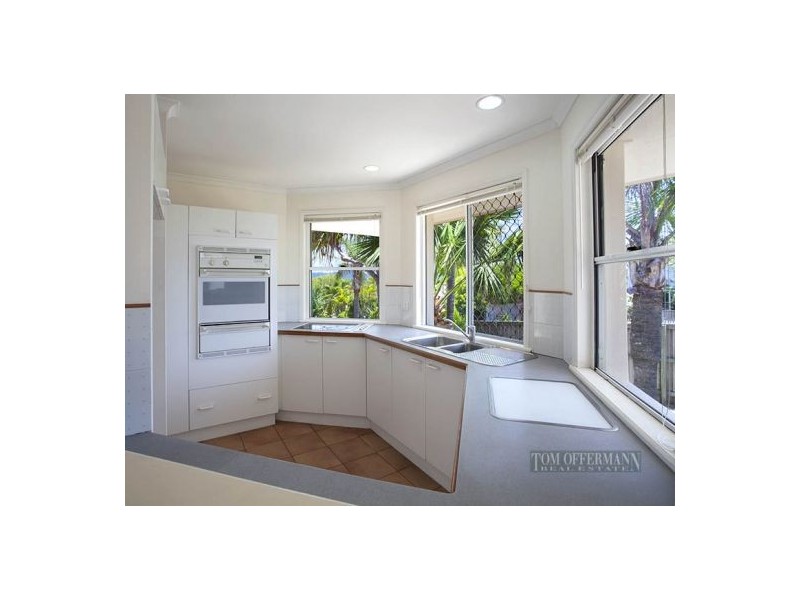 31 Southern Cross Pde, Sunrise Beach QLD 4567
