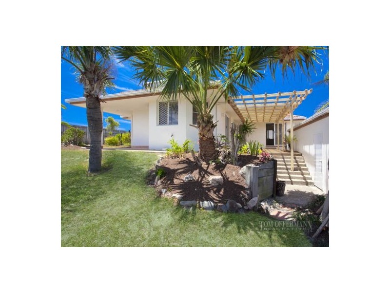 31 Southern Cross Pde, Sunrise Beach QLD 4567