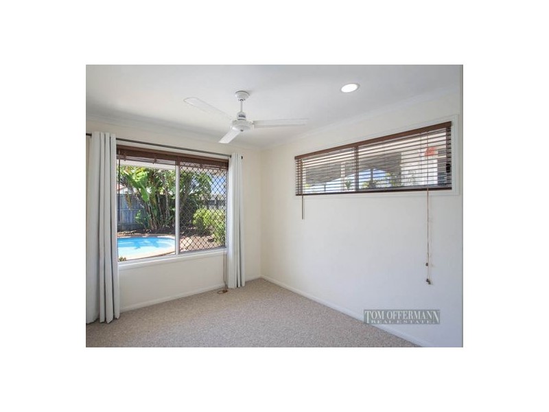 31 Southern Cross Pde, Sunrise Beach QLD 4567
