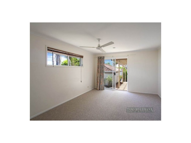 31 Southern Cross Pde, Sunrise Beach QLD 4567