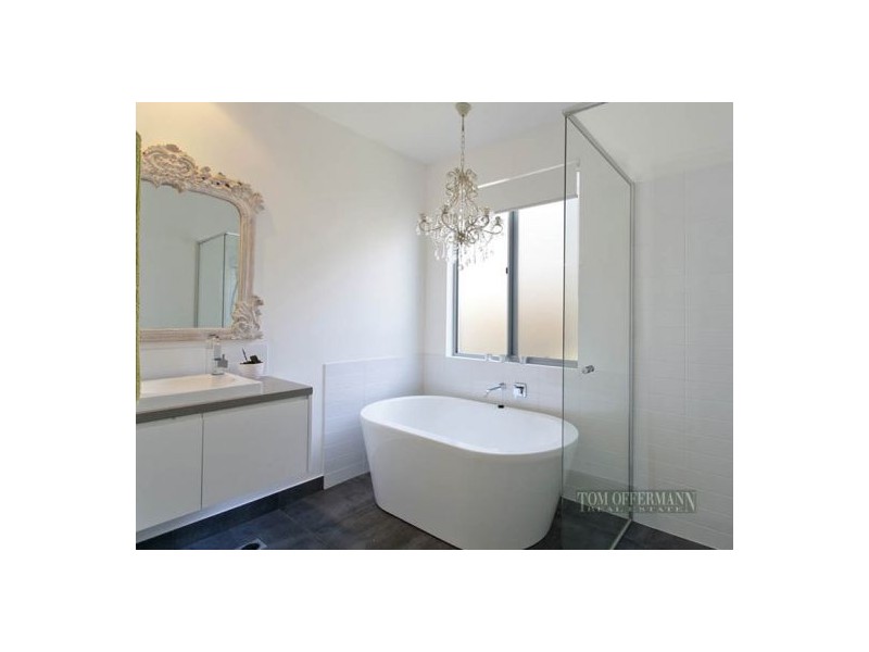 27 Myles St, Tewantin QLD 4565