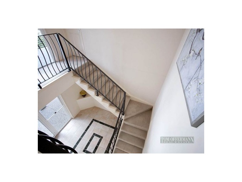 24 Dolphin Cres, Noosaville QLD 4566