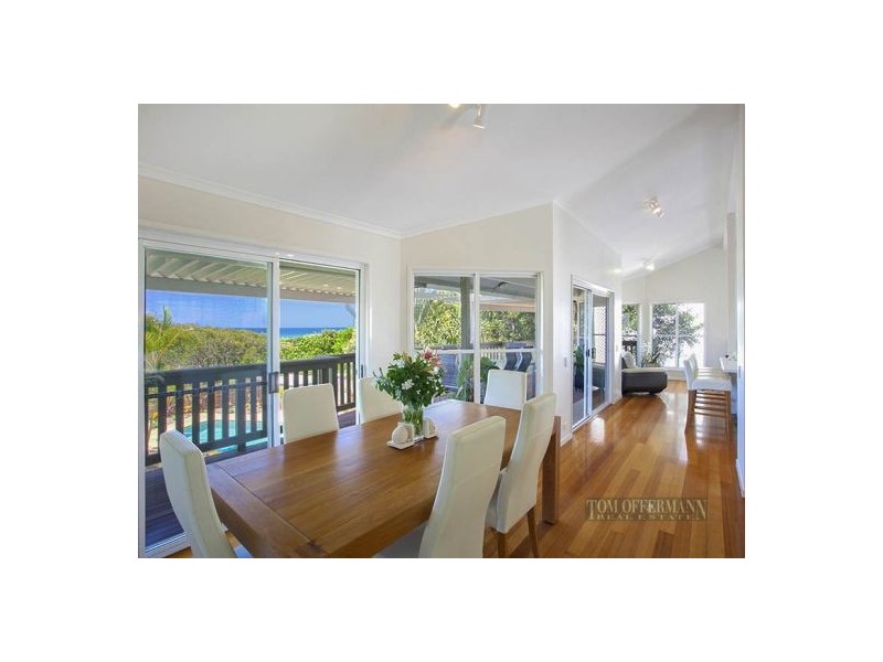 3 Crusoe Ct, Castaways Beach QLD 4567