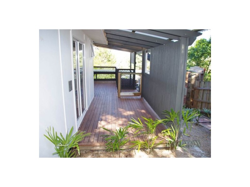 4 Honeysuckle Lane, Noosa Heads QLD 4567