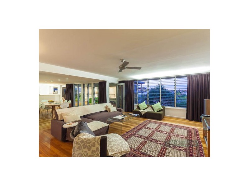 8 Compass Place, Sunrise Beach QLD 4567