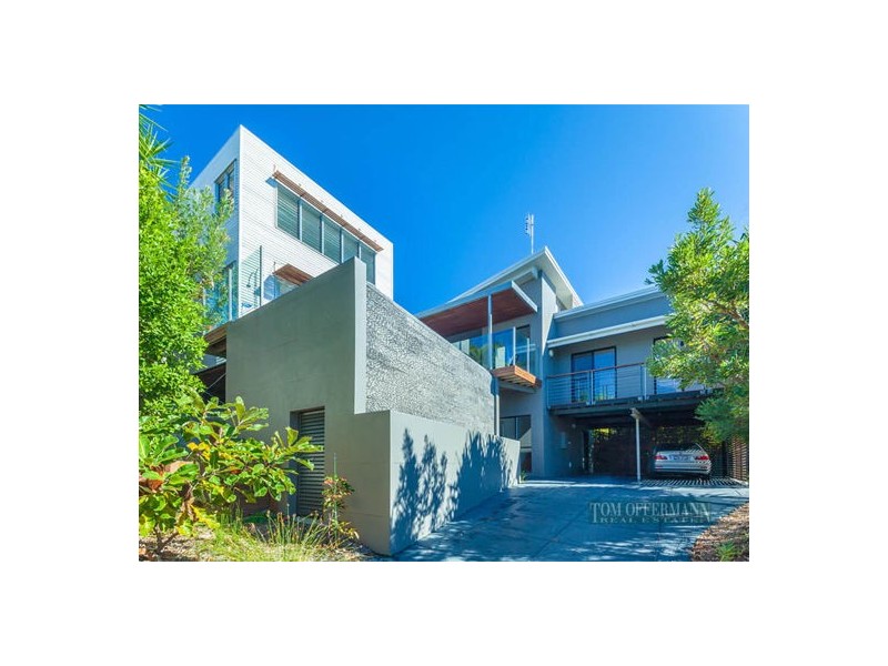 8 Compass Place, Sunrise Beach QLD 4567