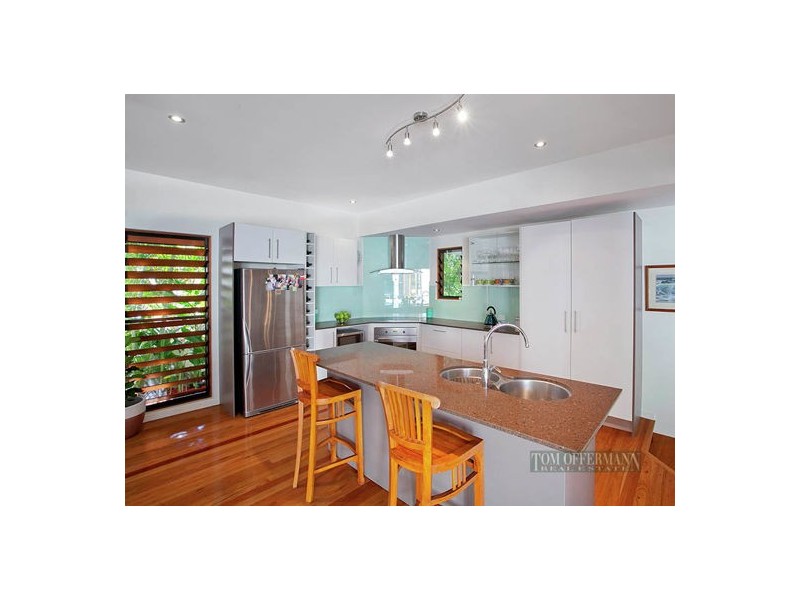 8 Castaways Court, Castaways Beach QLD 4567