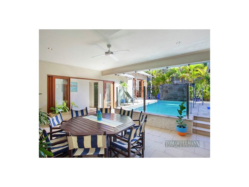 8 Castaways Court, Castaways Beach QLD 4567